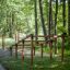 Climb Obstacle wooden ladder in un parco per esercizi all'aperto