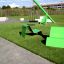 Lounge chair verde in un parco giochi.