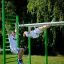 Bambini che giocano sull'attrezzatura fitness all'aperto New Age Fit MEDIUM.