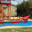 Attrezzature da parco giochi Fisher Boat ship nell'area giochi all'aperto.