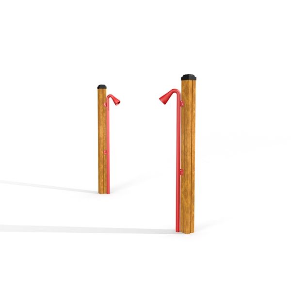 Parco giochi in legno Megaphone con tromba in metallo rossa.