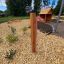 Megafono da gioco in legno in un parco giochi per bambini.