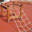 Struttura da arrampicata per parco giochi in legno Trapezoidal con reti di corda.