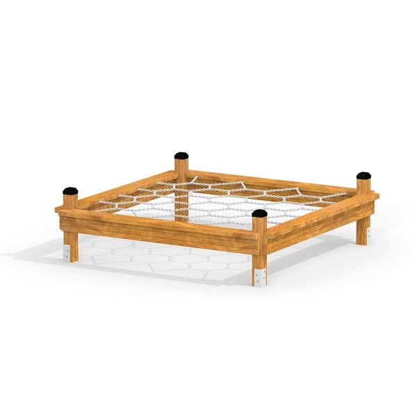 Struttura da parco giochi in legno chiamata Honeycomb con piattaforma di arrampicata a rete.