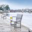 Moderno Kyoto Sofa HPL per esterni in riva al fiume.