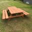 In legno Larchwood Table & Bench for Kids sull'erba.